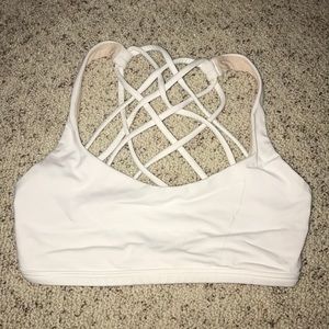 White lululemon sports bra